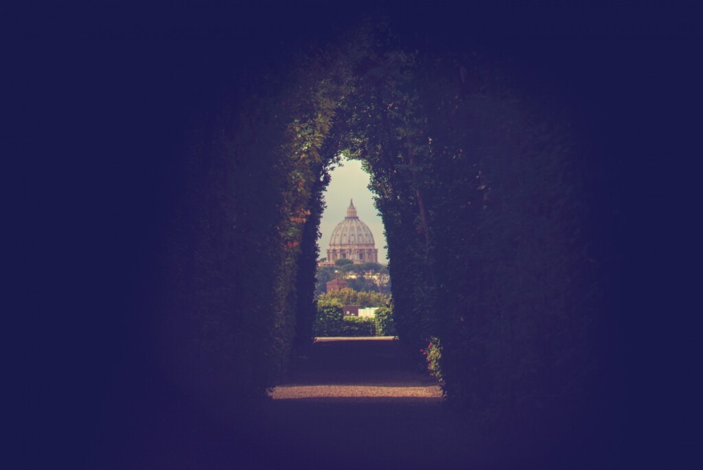 Najpiękniejsza perspektywa świata – rzymska, przez dziurkę od klucza.