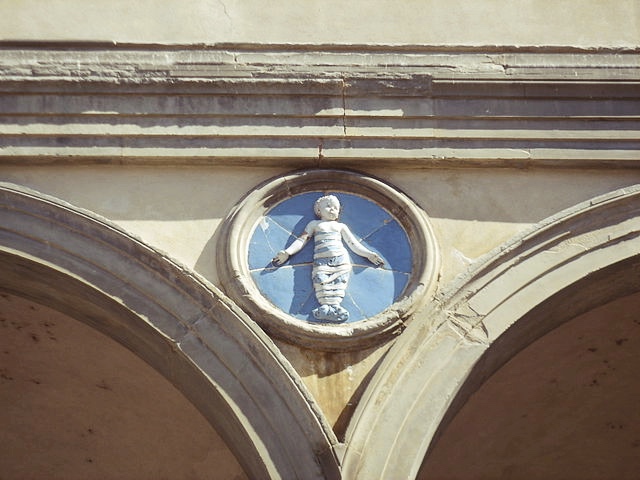 Tondo na Spedale degli innocenti we Florencji, fot. I, Sailko / Wikimedia Commons, CC BY-SA 3.0