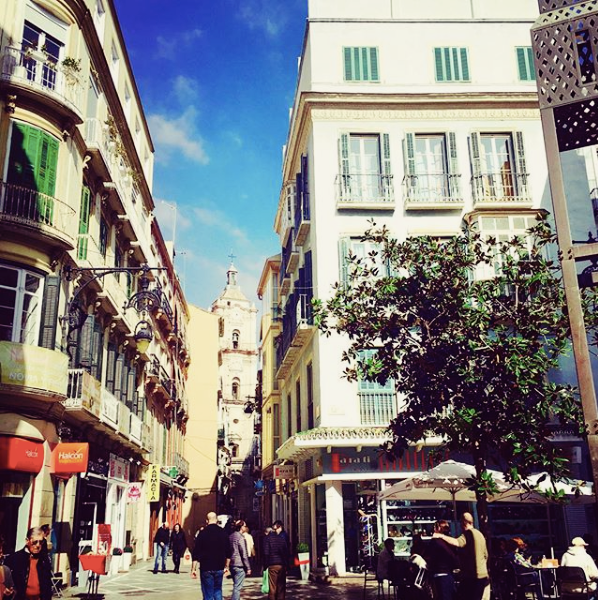 Malaga jest niezwykle kolorowym miastem pełnym kawiarni, restauracji, winiarni i innych lokali. Fot. Julia Wollner