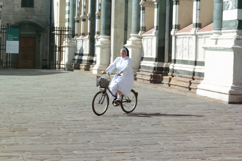 Po Florencji wygodnie poruszać się na rowerze. Fot. Photocapt / Flickr, CC BY-SA 2.0