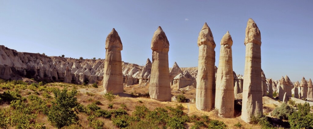 Dolina Miłości w Kapadocji. Jak nietrudno się domyślić, posiada ona również kilka innych, mniej przyzwoitych nazw, związanych z fallicznym kształtem tamtejszych skał.