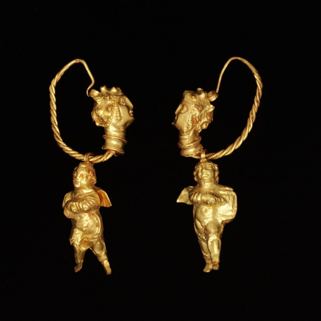 Kolczyki amorki, okres hellenistyczny ok 200 – 100 r. p.n.e. | Victoria & Albert Museum Londyn