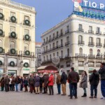 Kolejka po losy w okresie bożonarodzeniowym (Madryd), fot. Barcex / Wikimedia, CC BY-SA 3.0