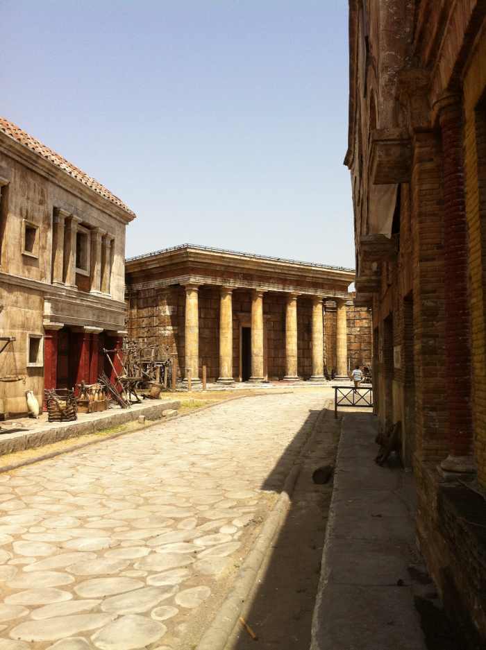 Rekonstrukcja rzymskiej ulicy – scenografia filmowa serialu "Rome". Fot. Julia Wollner