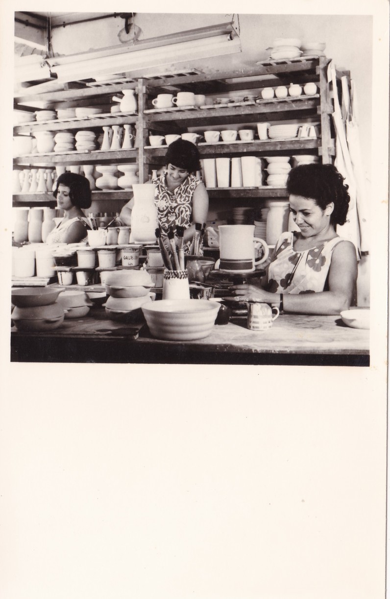 Lata '60 w fabryce Lapid. Od lewej: Miriam Tal, Lea Schikler, Batya Mazuz