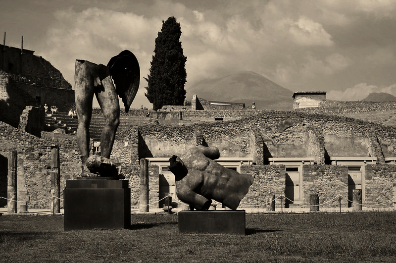 Rzeźby Mitoraja w Pompejach, fot. Bernard Blanc / Flickr, CC BY-NC-SA 2.0