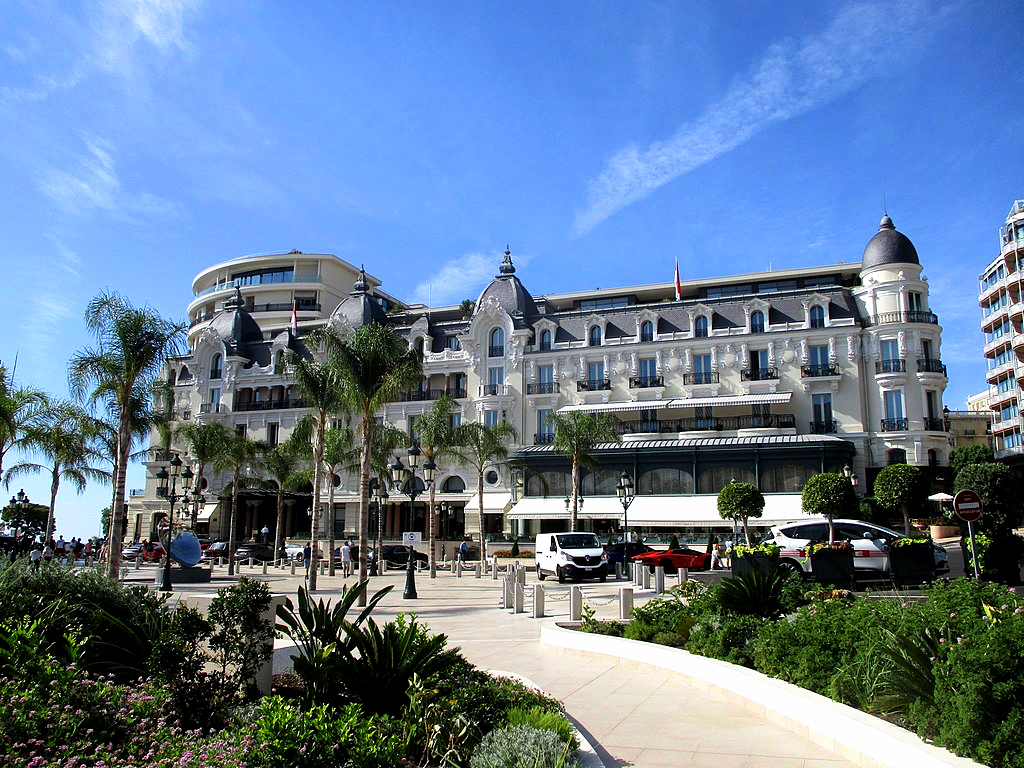 Hôtel de Paris Monte-Carlo w Monako, fot. Arnaud 25 / Wikimedia, CC BY-SA 4.0