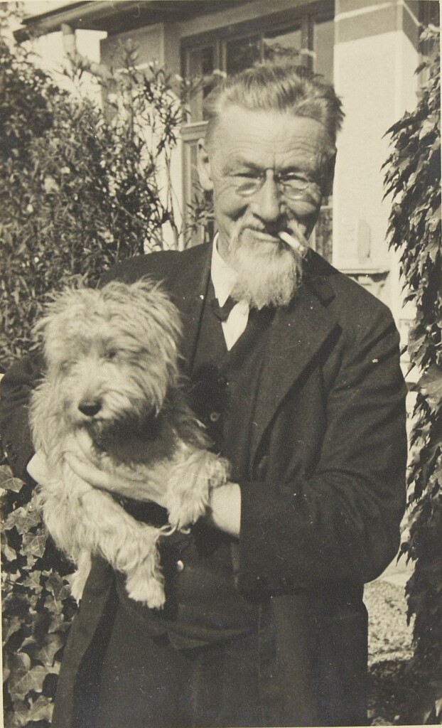Plečnik z psem, ok. roku 1933