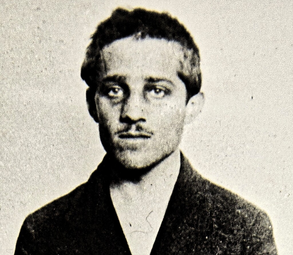 Princip jako młodociany zamachowiec uniknął kary śmierci, ale został skazany na 20 lat więzienia. Zmarł na gruźlicę w 1918 r. Na Bałkanach wielu do dziś uważa go za bohatera