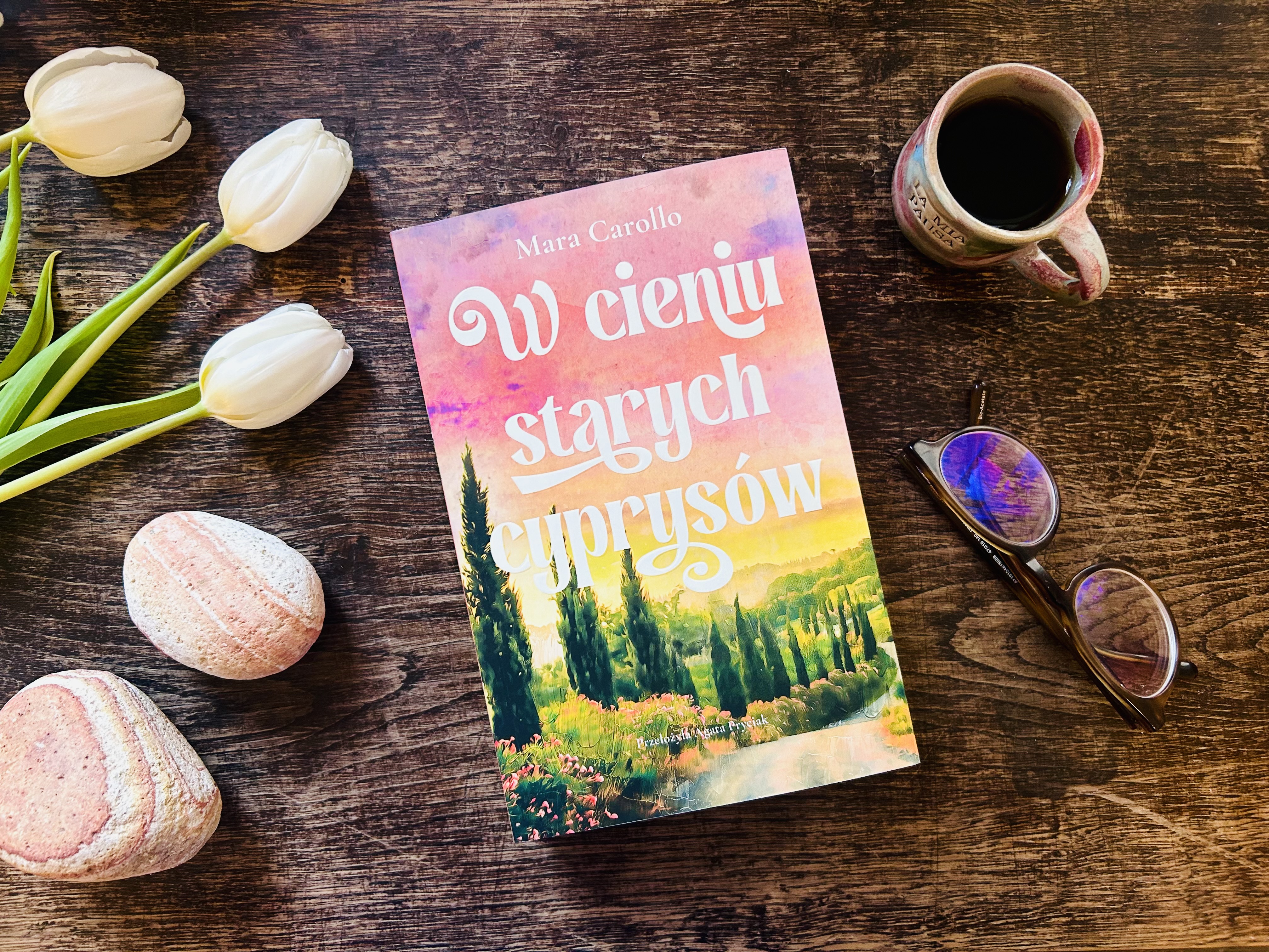 W cieniu starych cyprysów Mary Carollo. Opowieść o kobiecej wytrwałości i XX-wiecznych Włoszech